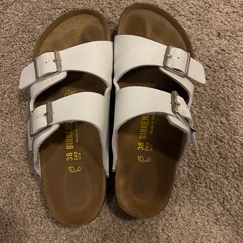white birkenstock 🤍